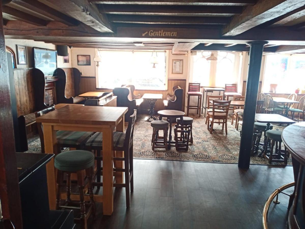 The Royal Oak 3*